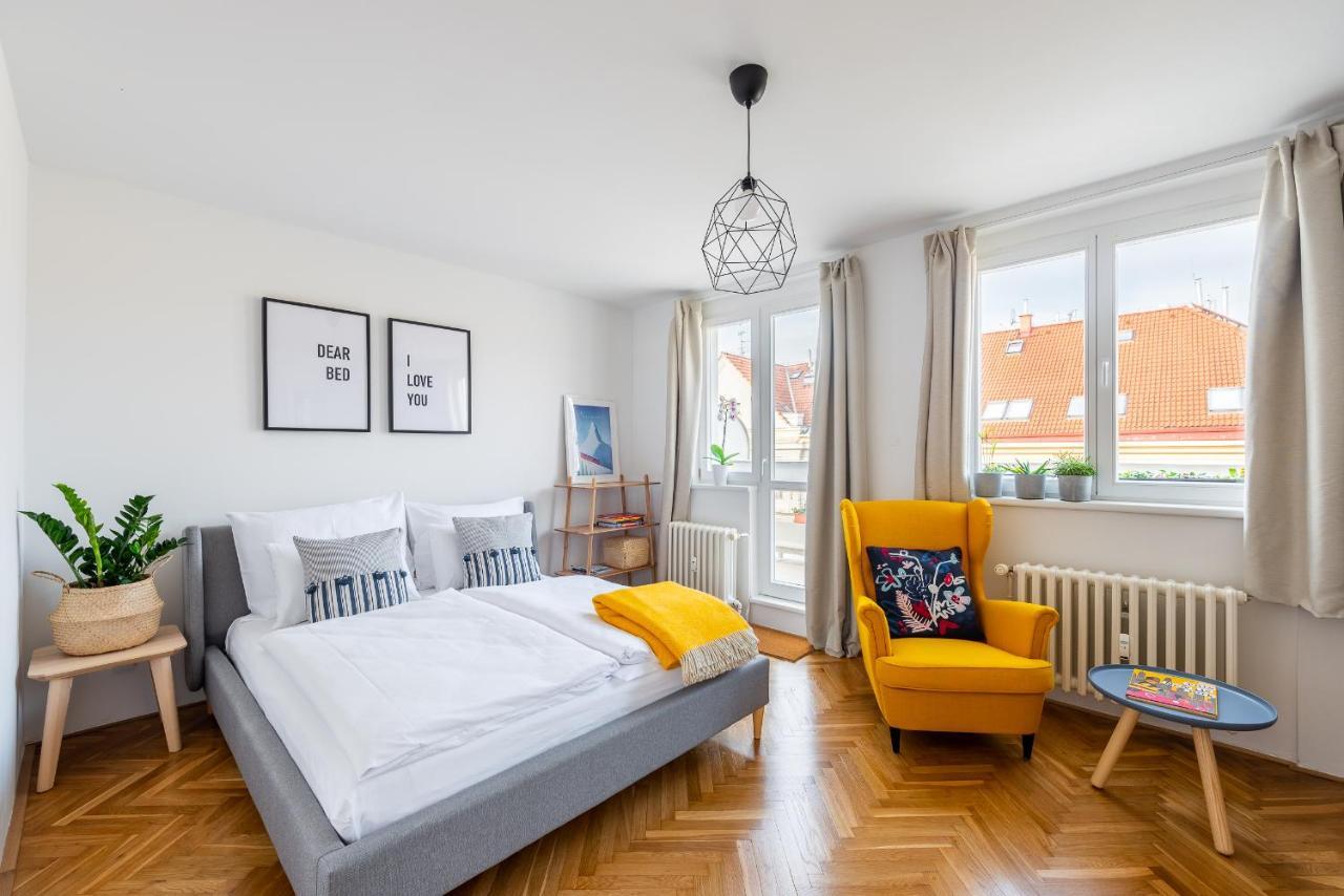 Bright Charming Apt With Terrace, Parking & Airco. Πράγα Εξωτερικό φωτογραφία
