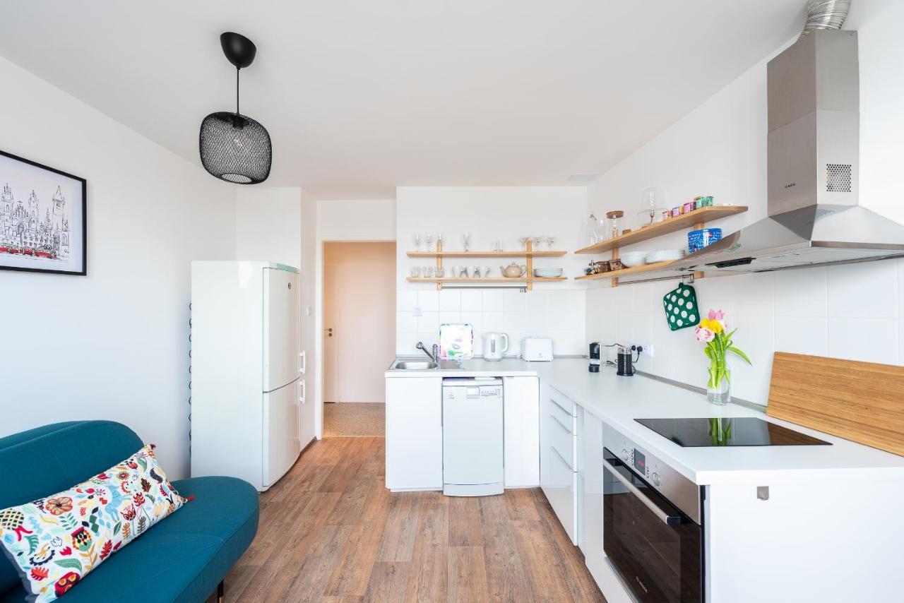 Bright Charming Apt With Terrace, Parking & Airco. Πράγα Εξωτερικό φωτογραφία