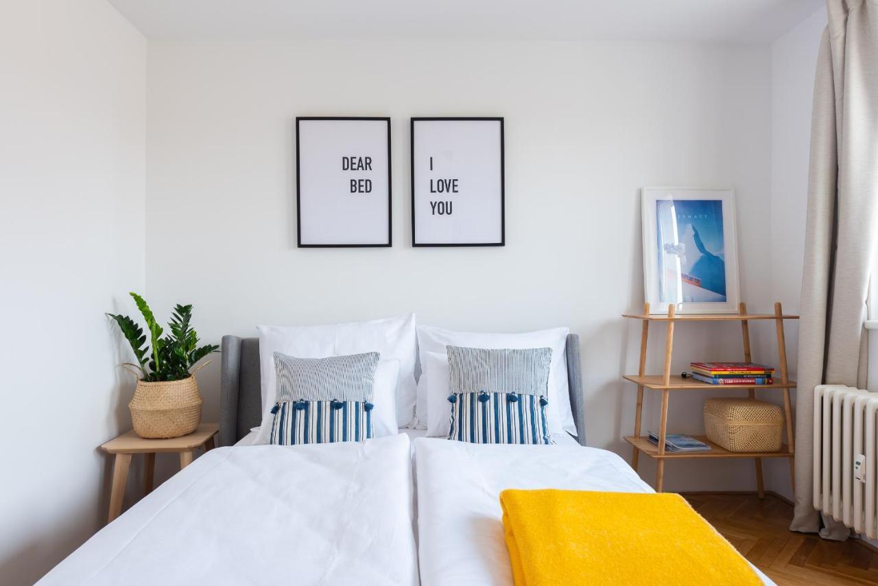 Bright Charming Apt With Terrace, Parking & Airco. Πράγα Εξωτερικό φωτογραφία